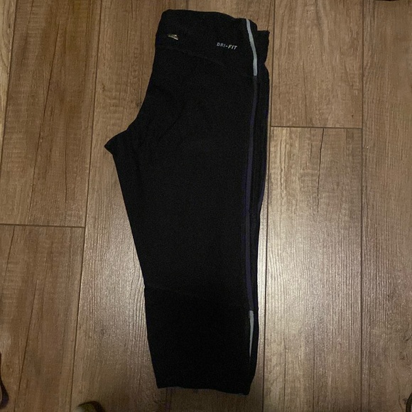 Nike Dri-Fit crop legging - Picture 1 of 2